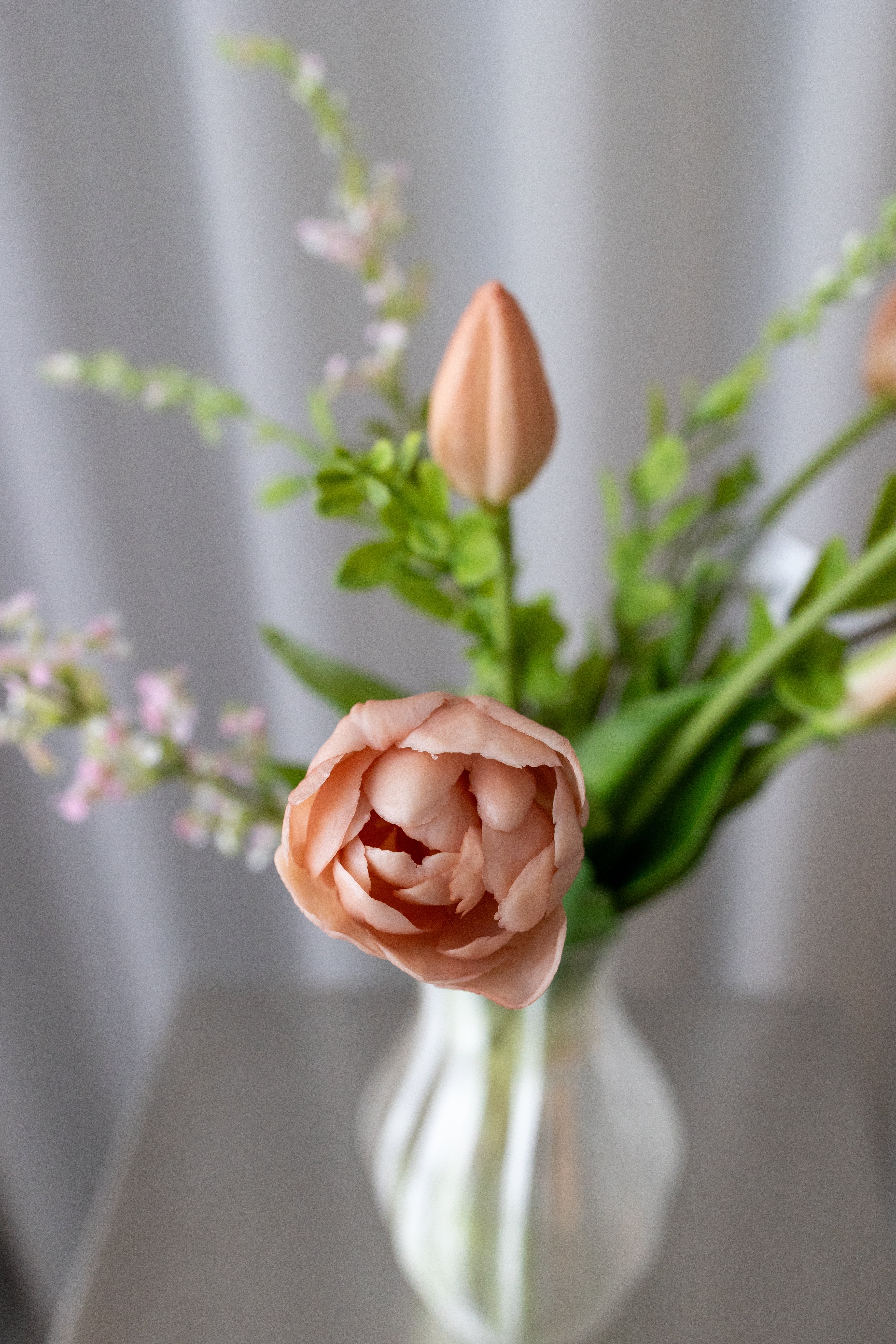 Delicate Beige Buket