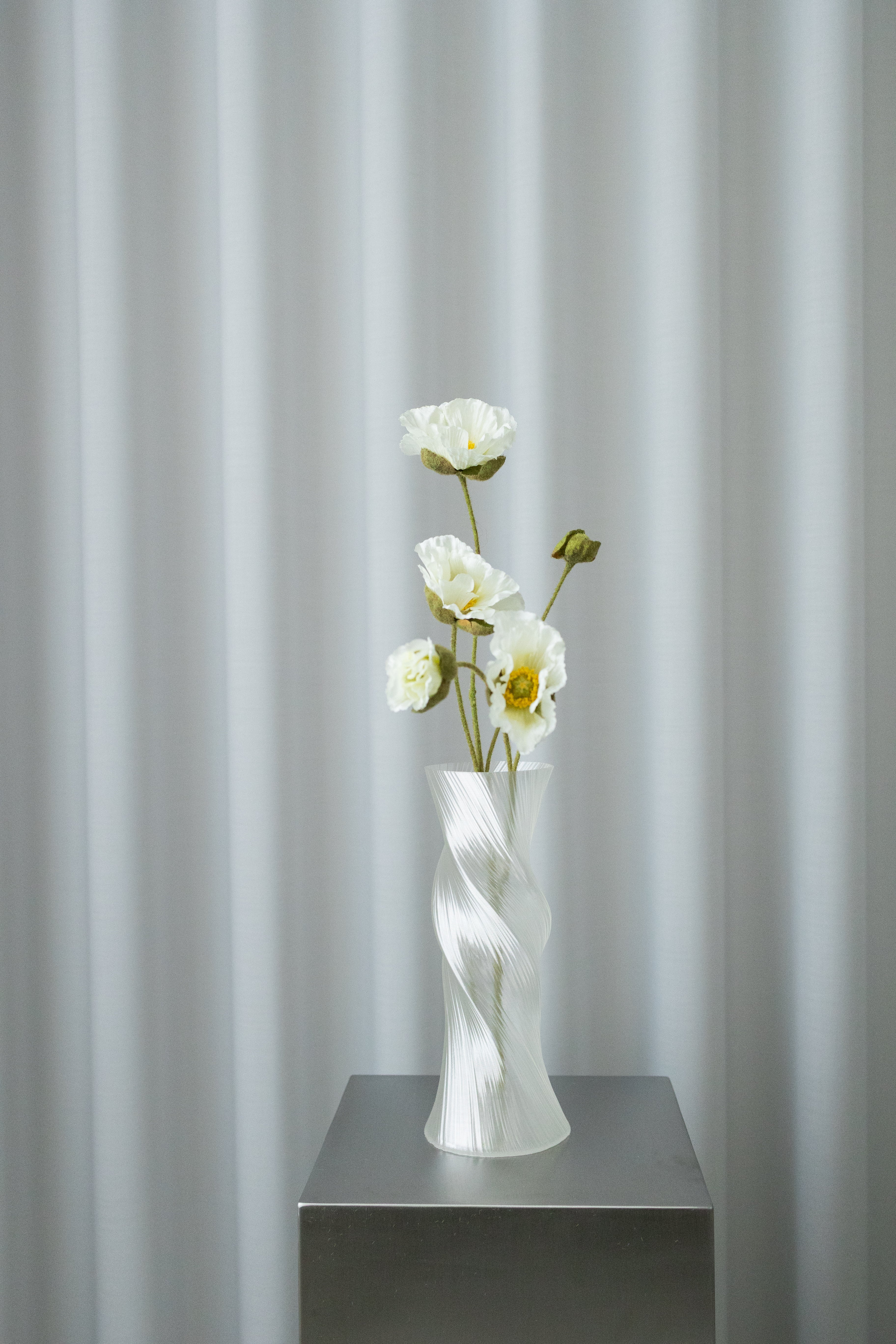 Artificial Lifelike Poppy - Nature White