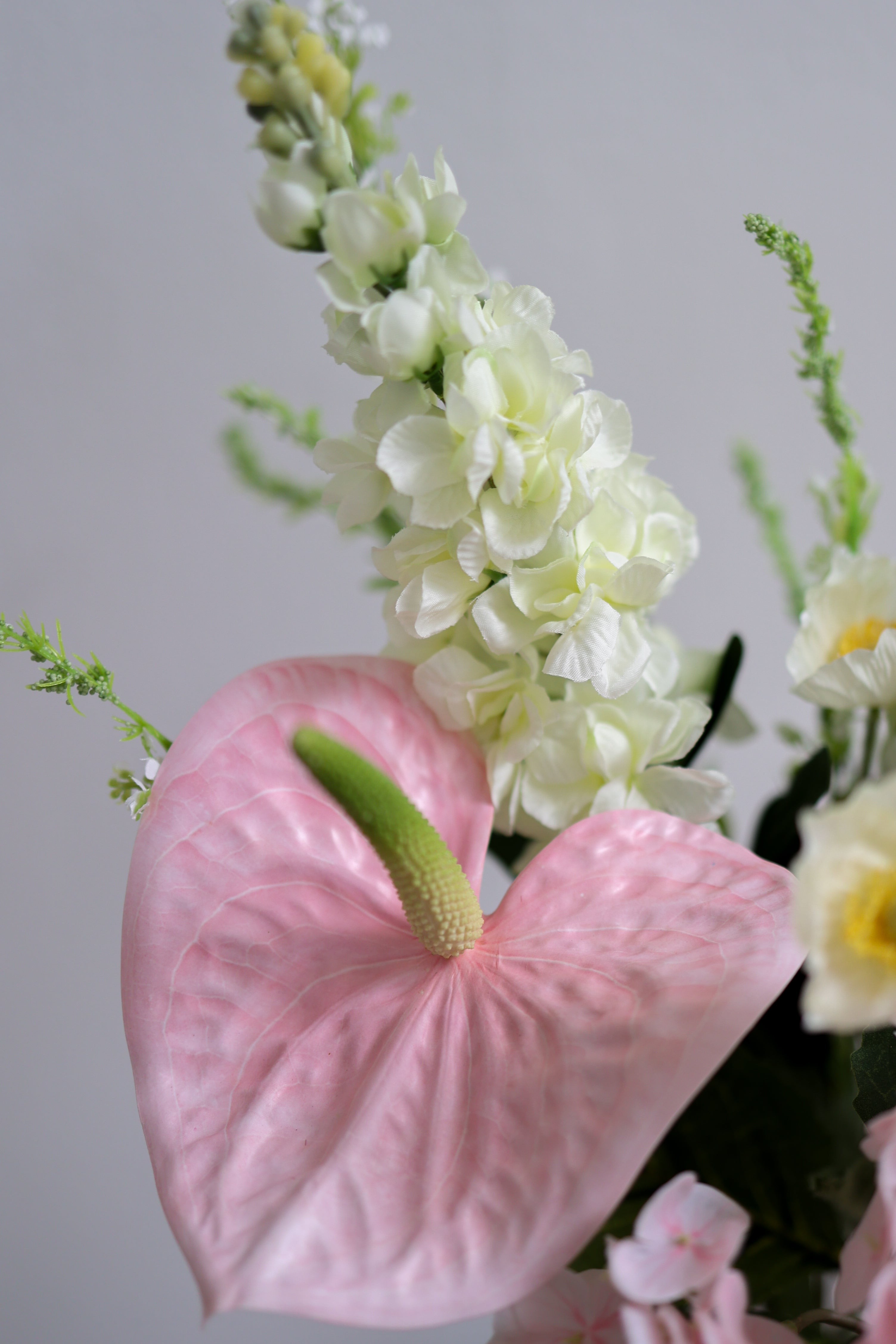 Girls lift girls Buket