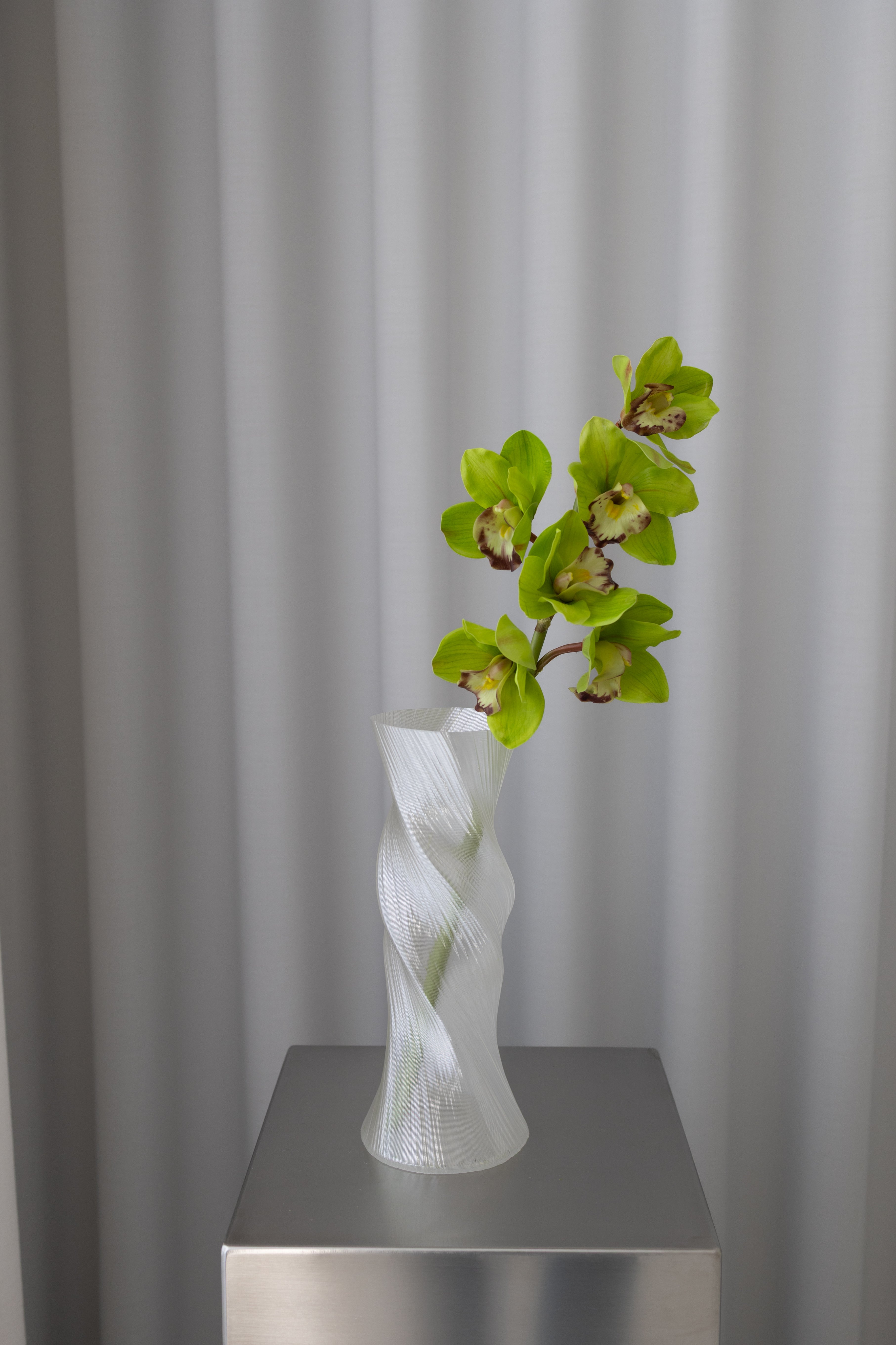 Artificial Lifelike Cymbidium 6 Heads Green