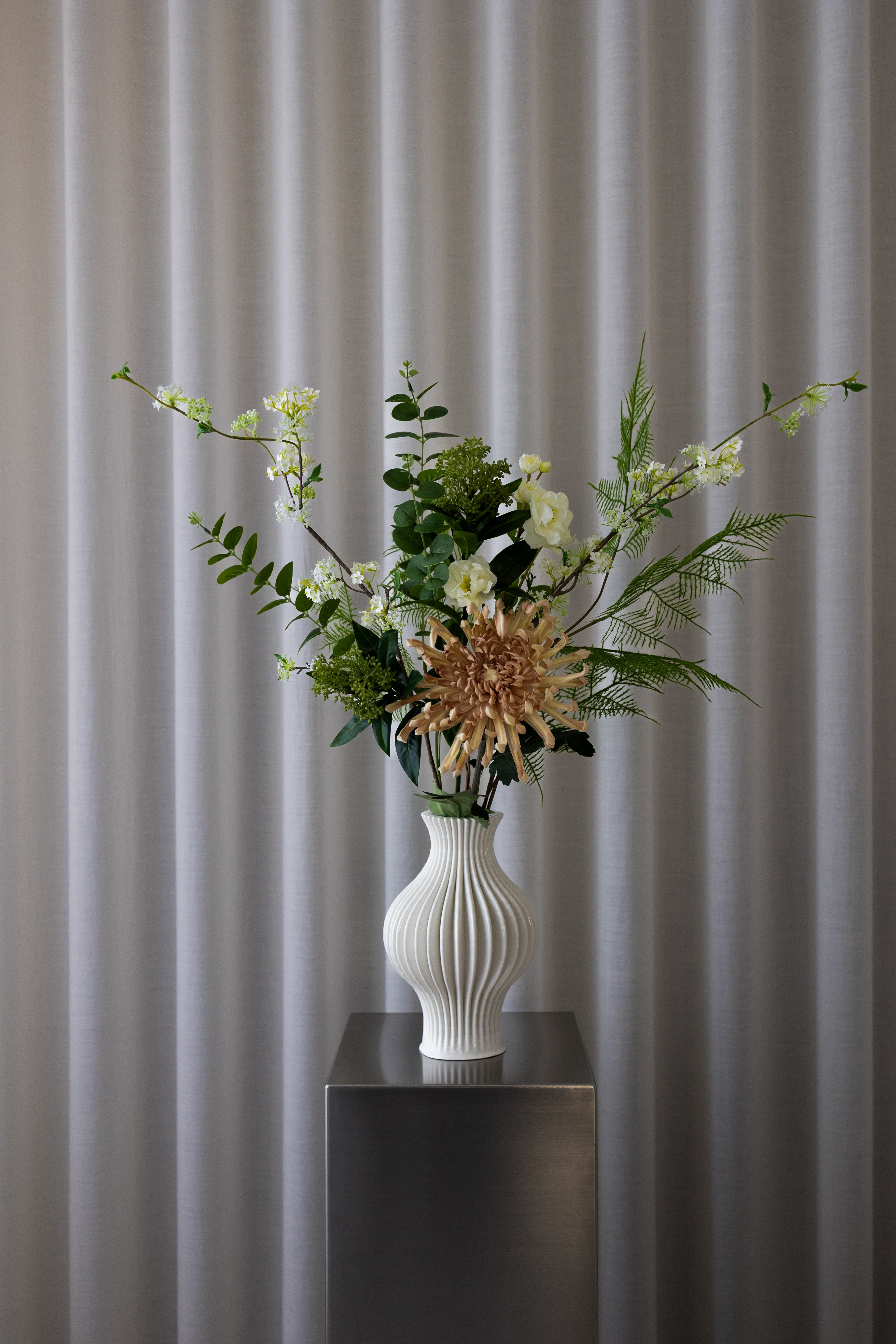 Natural blooming Buket