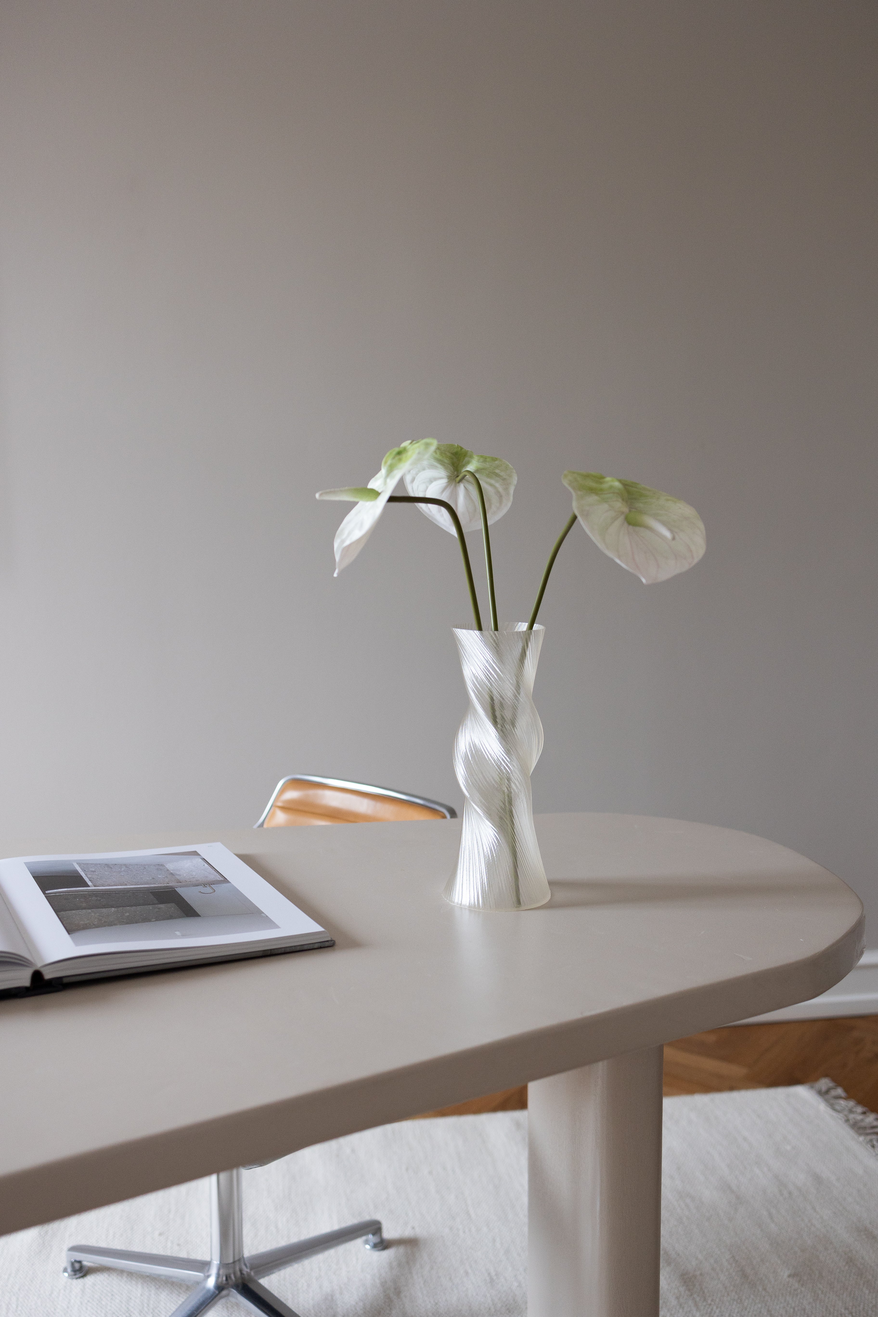 2ND GRADE Rote Vase - Medium