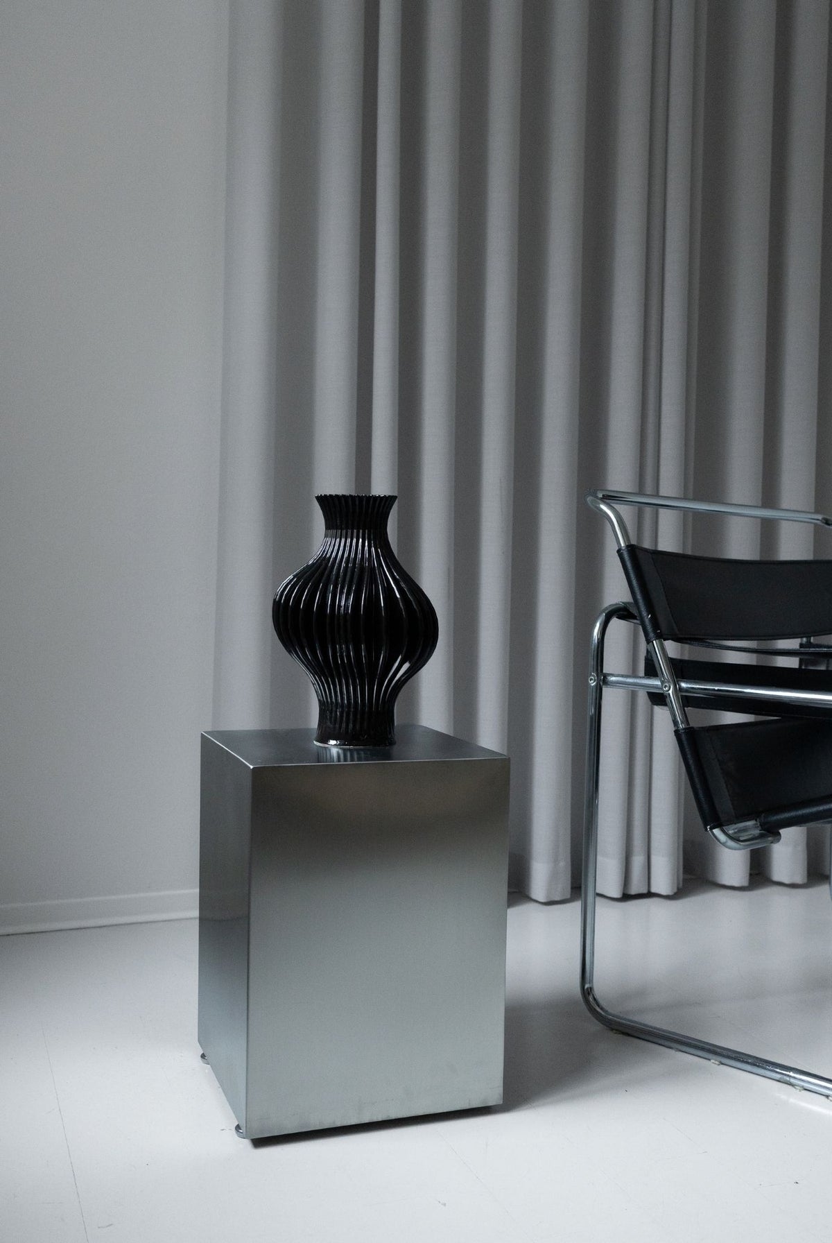 FORMA VASE - Black