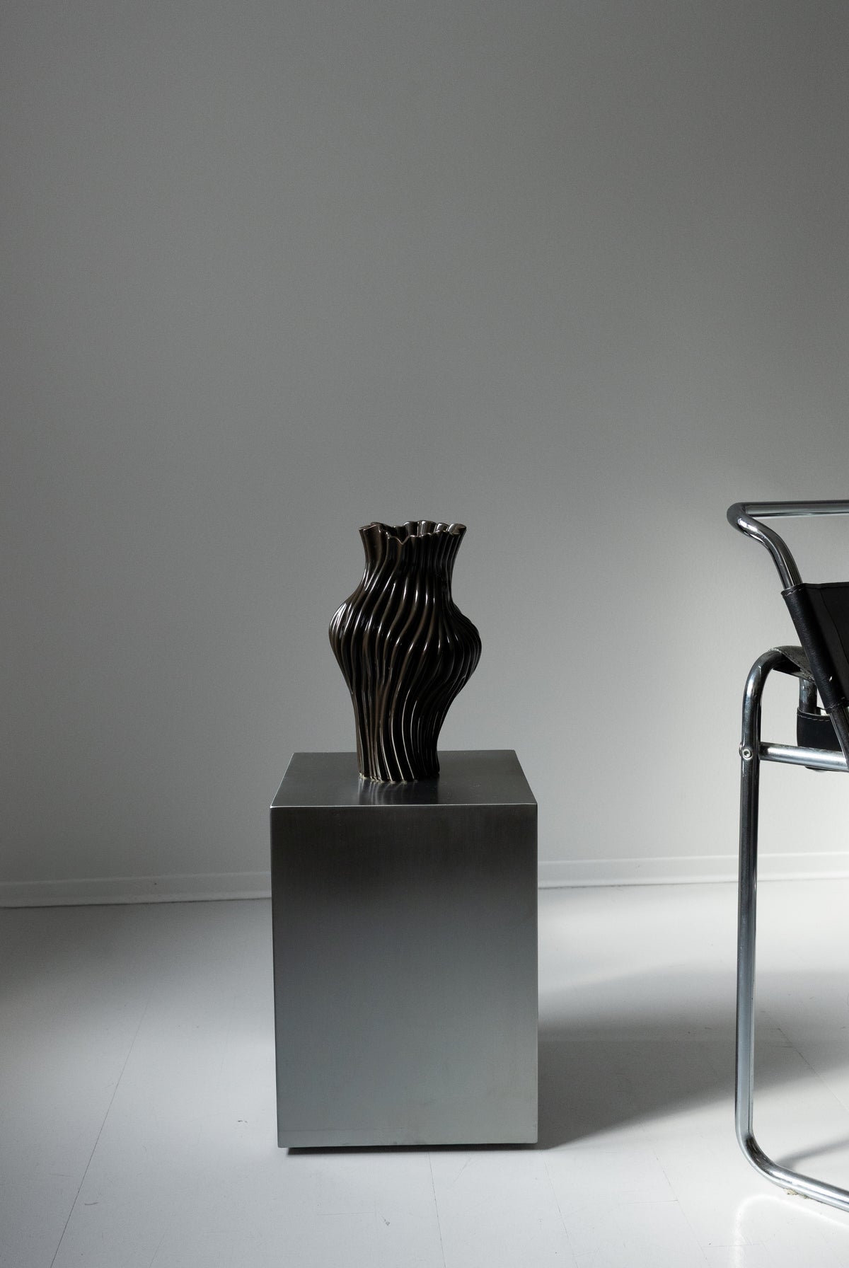 SCULPA VASE - Chestnut