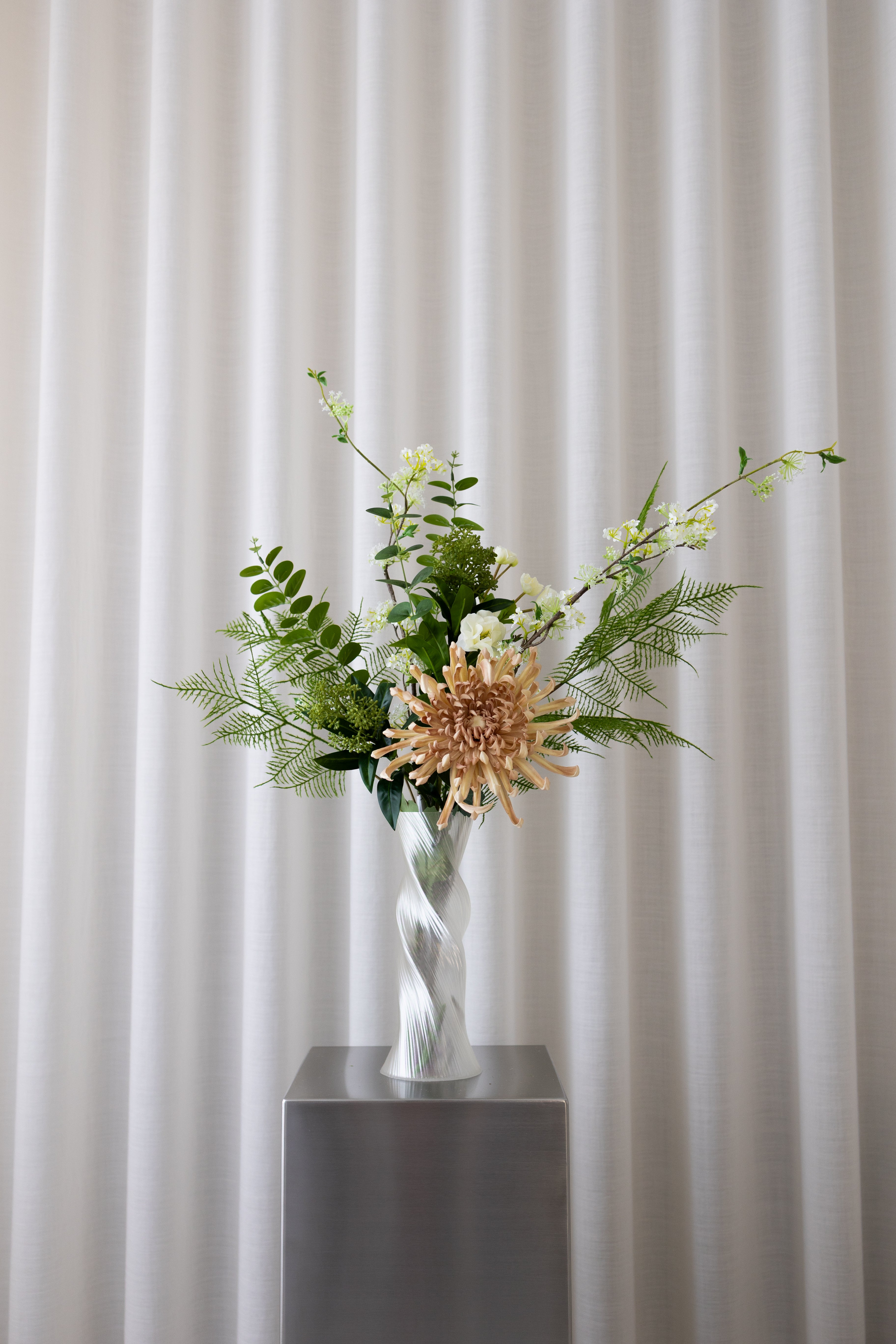 Natural blooming Buket