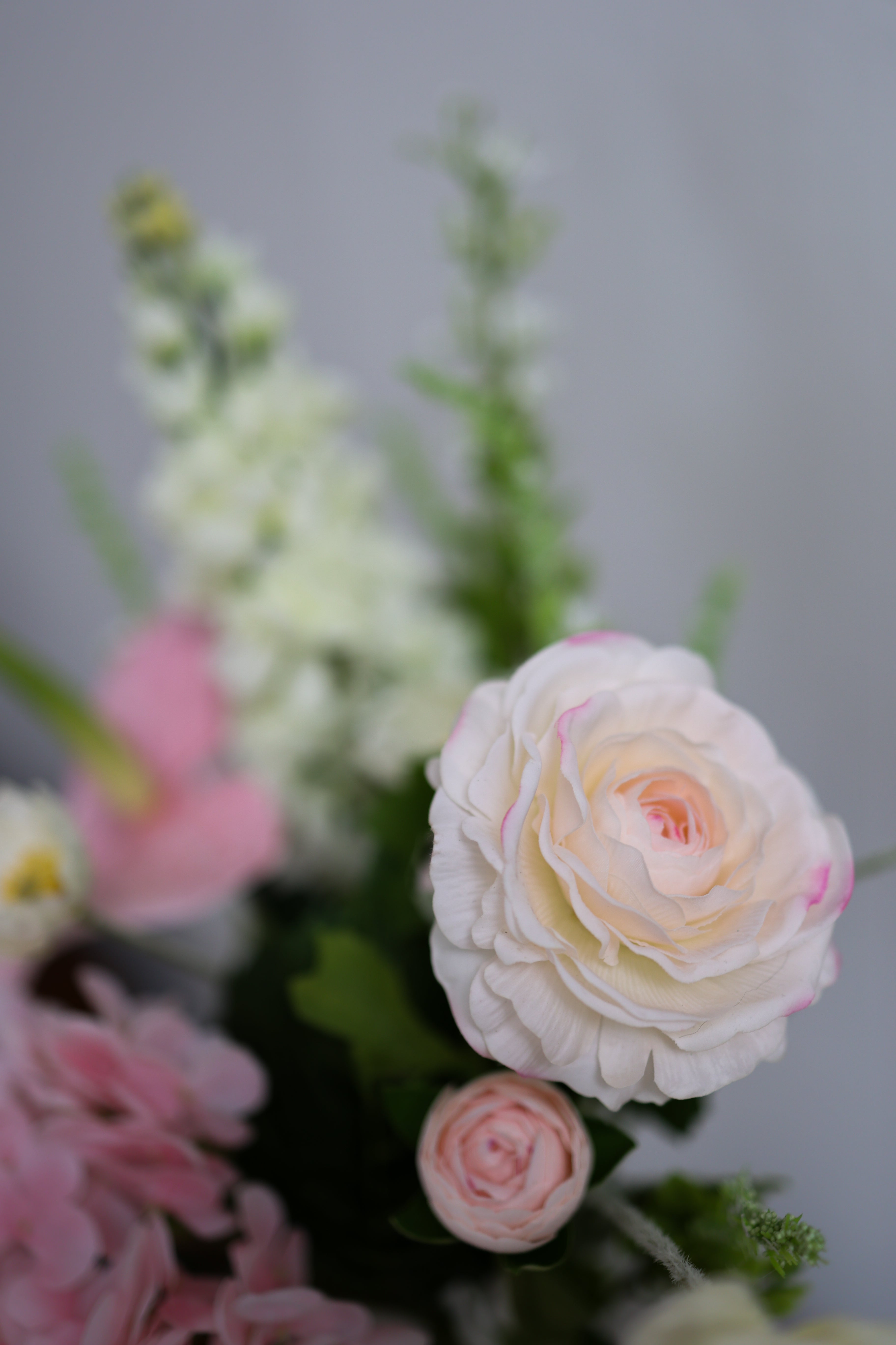 Girls lift Girls Bouquet