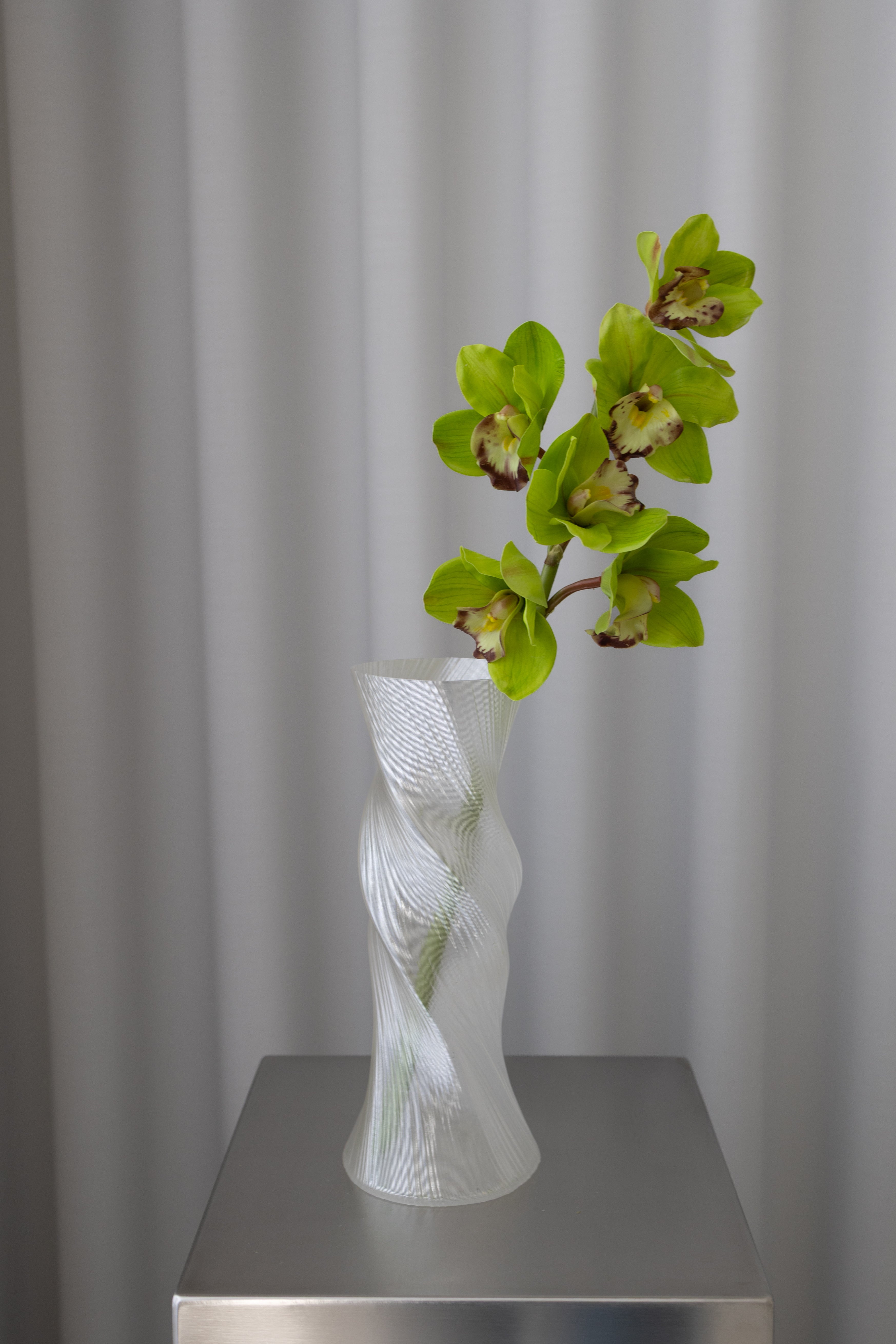 Artificial Lifelike Cymbidium 6 Heads Green