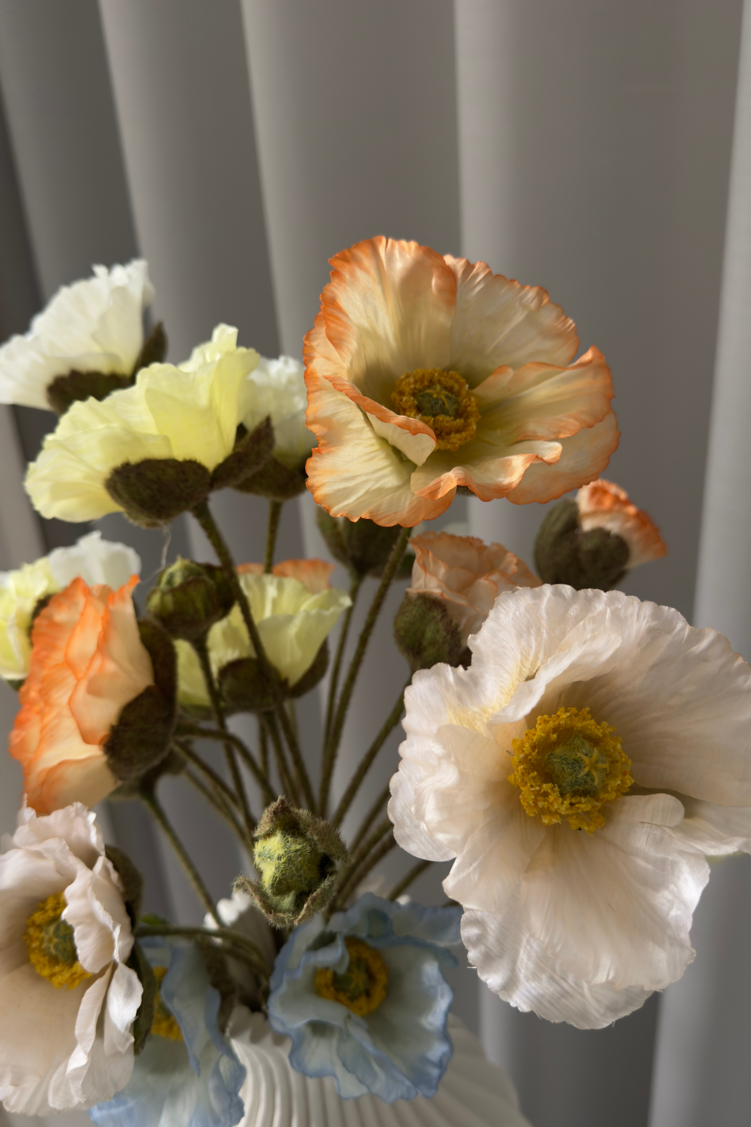 Summer Poppy  Buket