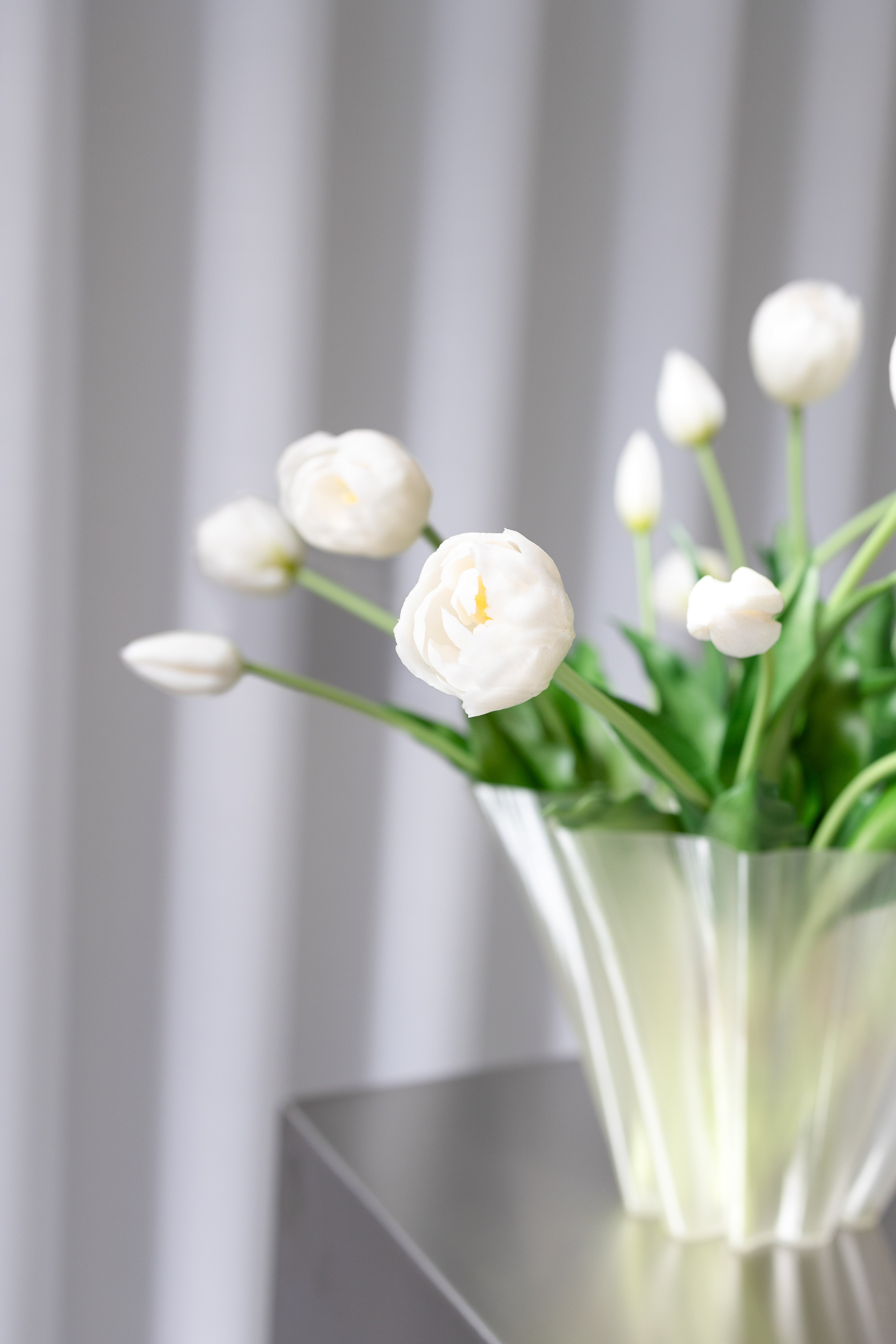 White Tulip Bouquet - 4 Bundles