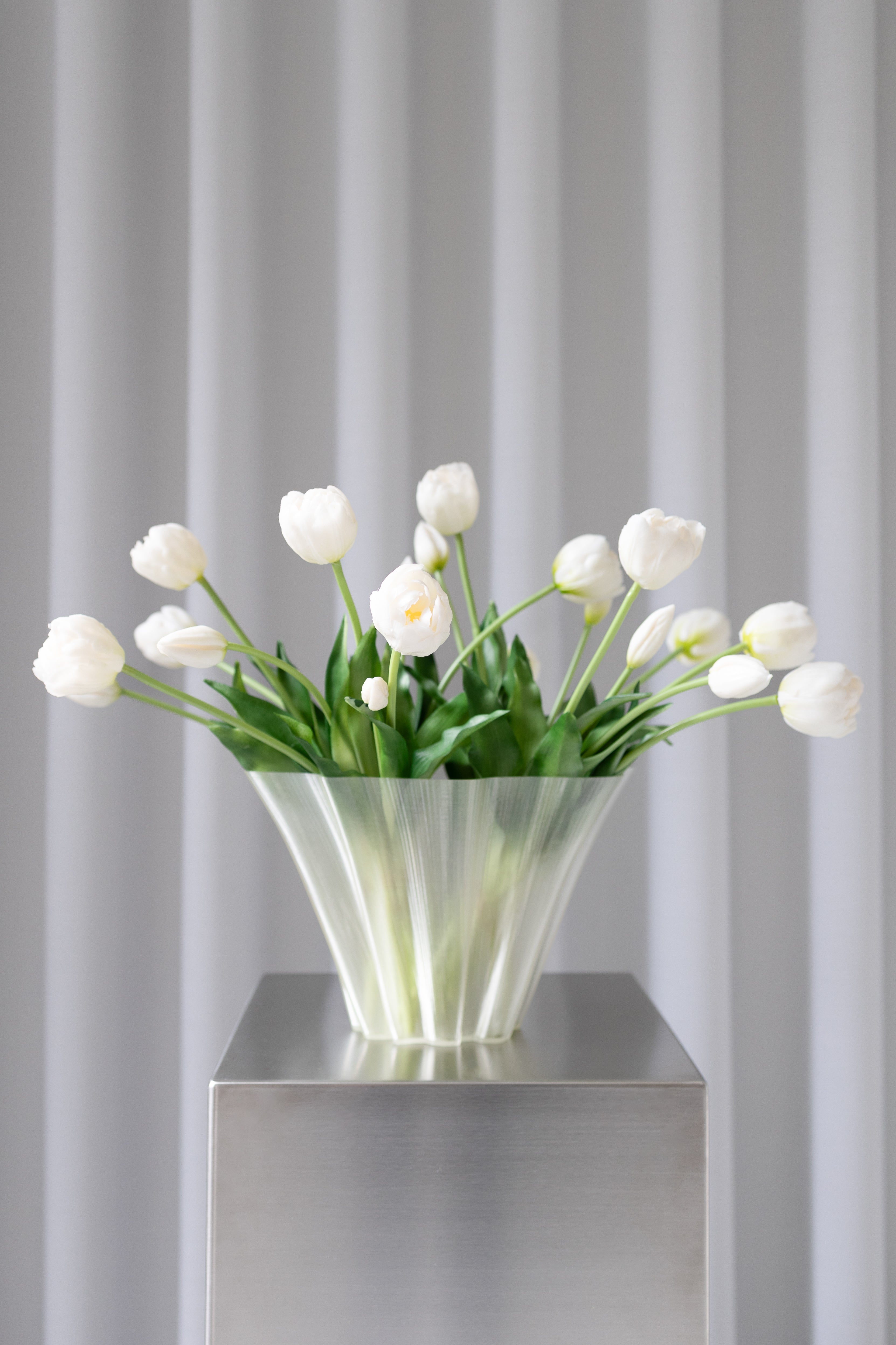White Tulip Bouquet - 4 Bundles