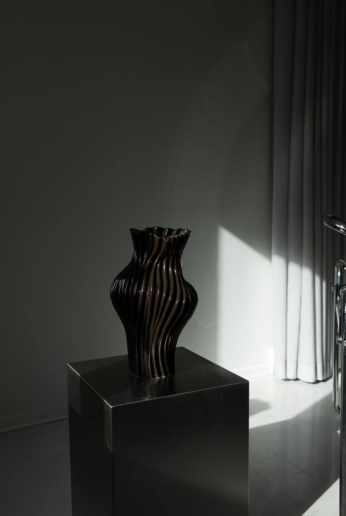 SCULPA VASE - Chestnut