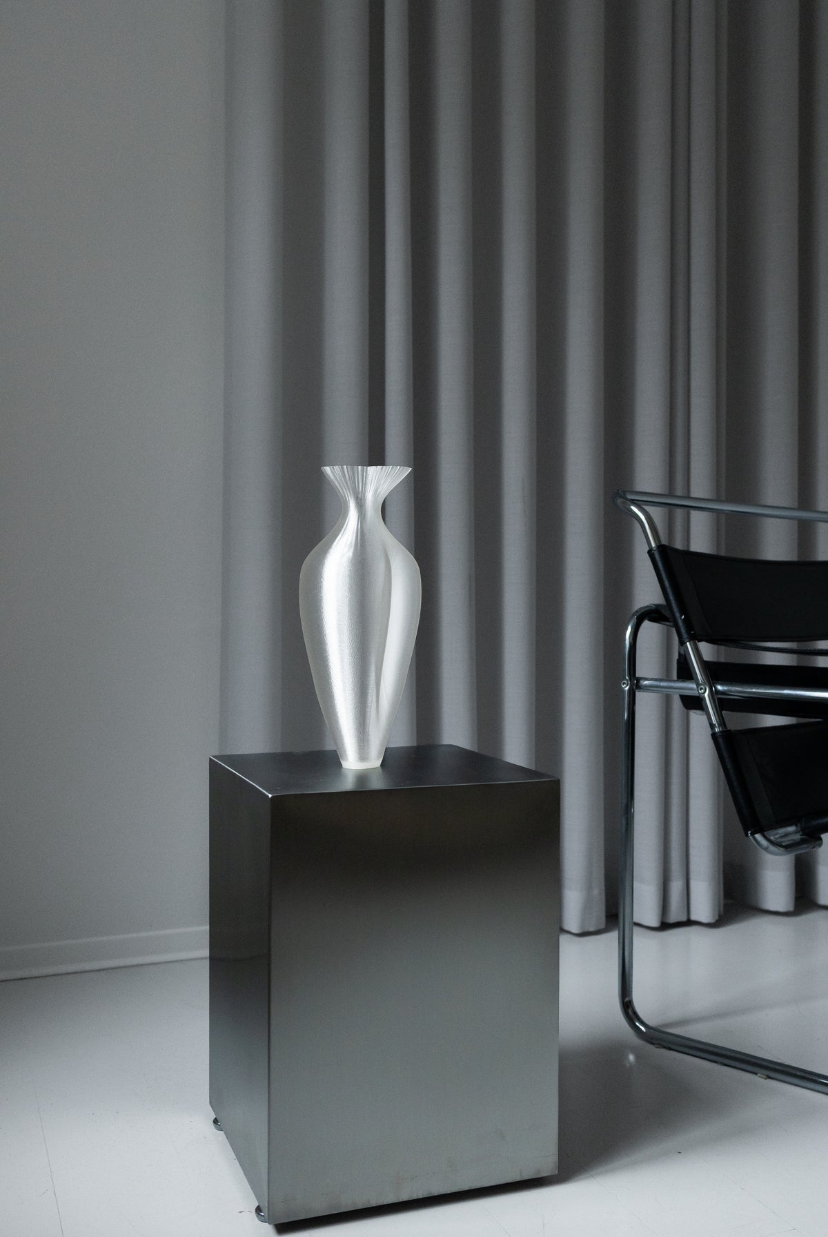 Tempus Vase - Medium 